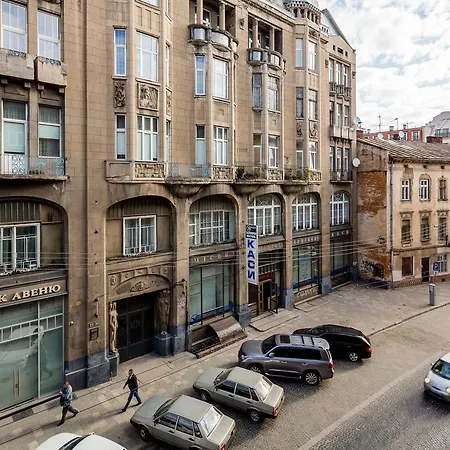 на гнатюка 17 * Leópolis