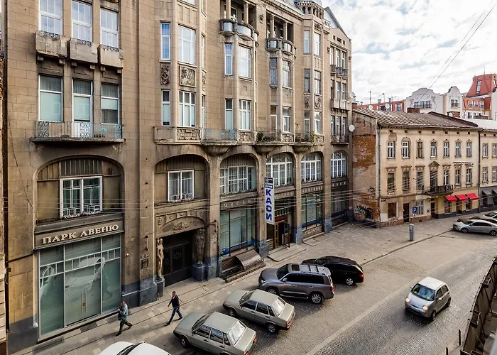 на гнатюка 17 * Lviv